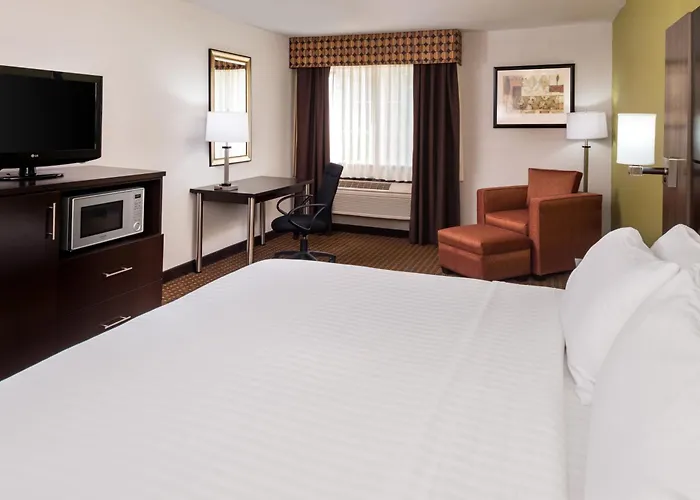 Holiday Inn Express & Suites Bucyrus By Ihg
